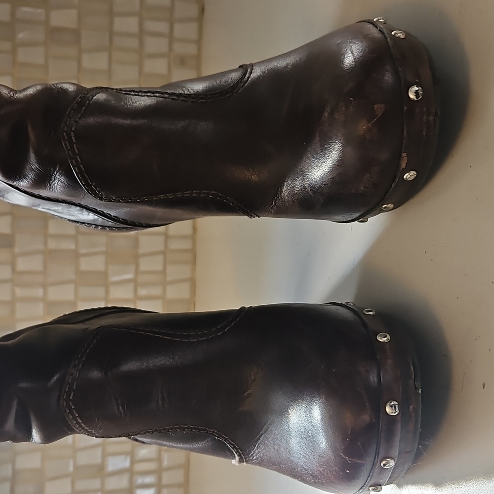 Elegant Brown Leather Women's Boots - Picture 2 of 4